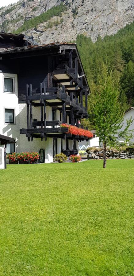 Aristella Apartment Saas-Almagell Bagian luar foto